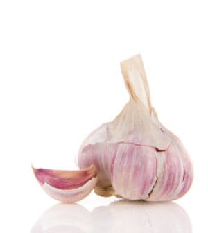 Knoblauch mit Knoblauchzehe